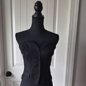 Black strapless vest